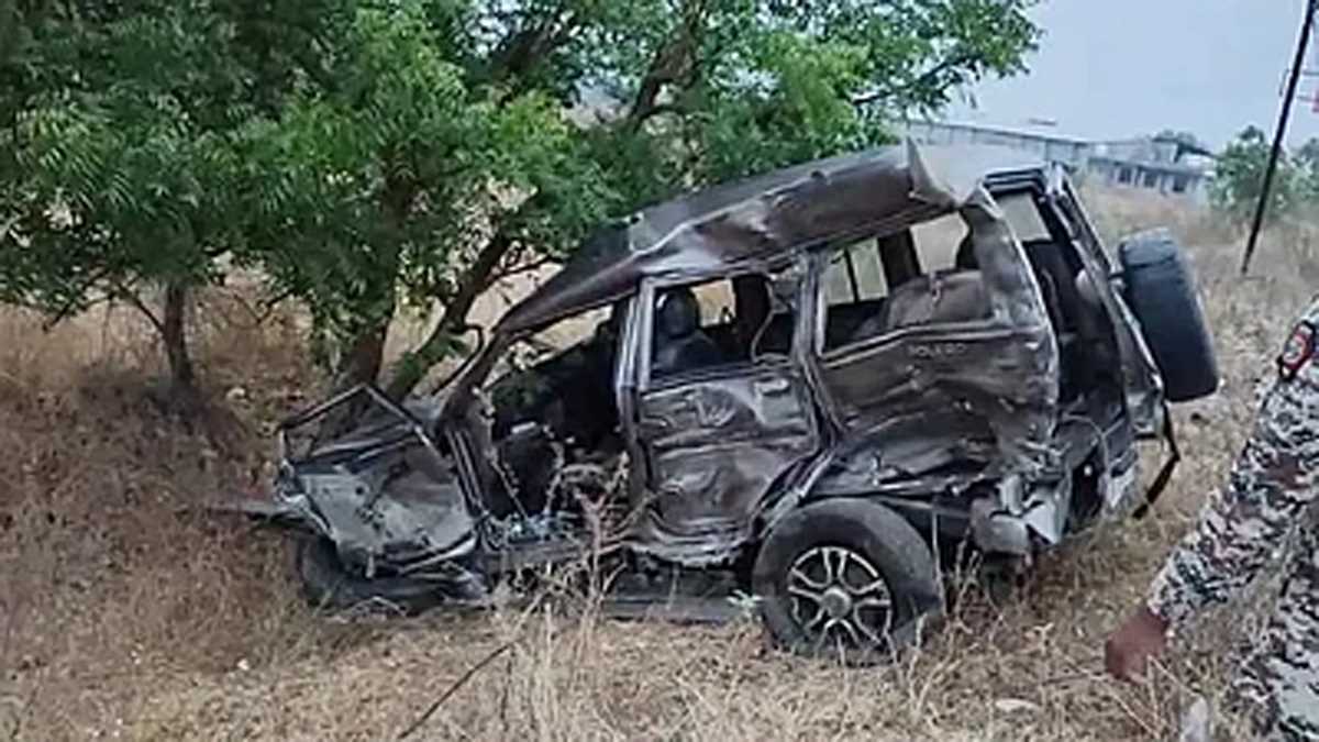 महाराष्ट्र के बुलढाणा जिले में भीषण सड़क हादसा, 5 लोगों की मौत